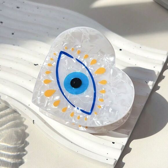 Anthropologie Accessories - Heart hair clips S931